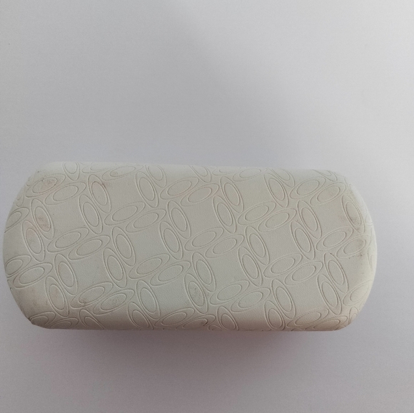 Oakley Sunglasses Case Hard Protector white faux leather - Picture 3 of 5
